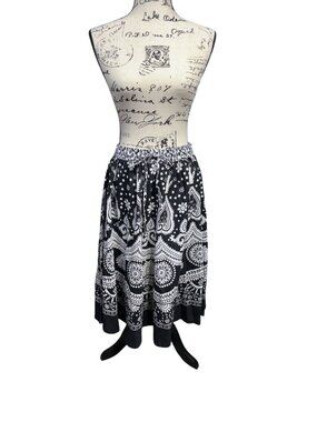 Black & White Floral Boho Midi Skirt With Elastic Waist By Collections Etc Cotto